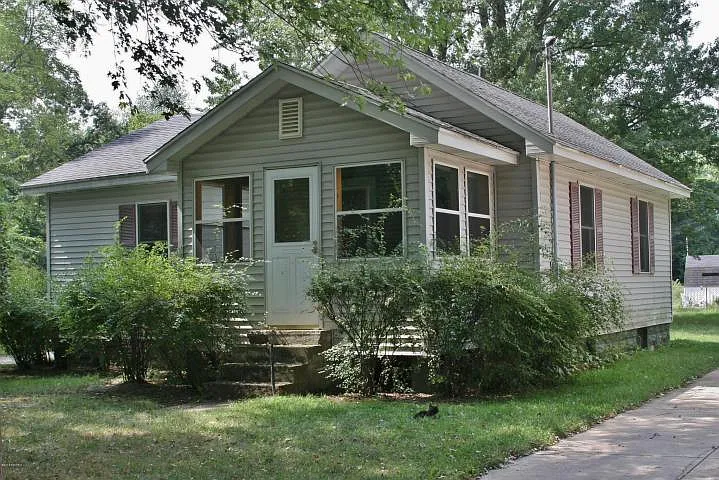 715 11th St photo 1