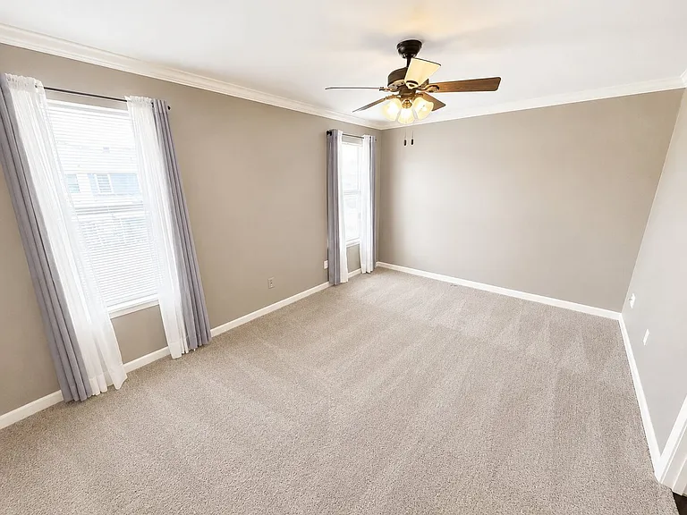 10102 Salinas Dr — Photo 4
