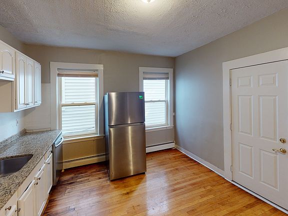 3rd image of 12 Estrella St #2