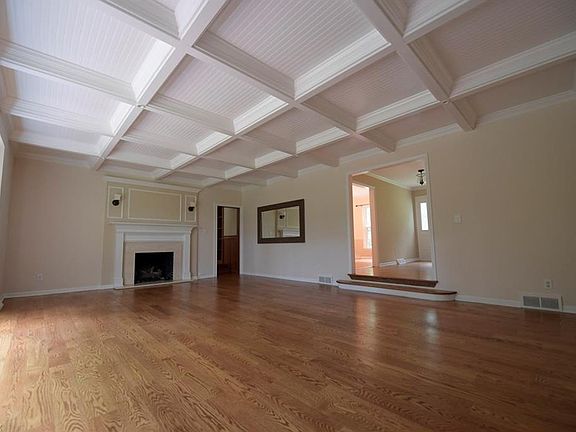 5th image of 572 Timberline Dr