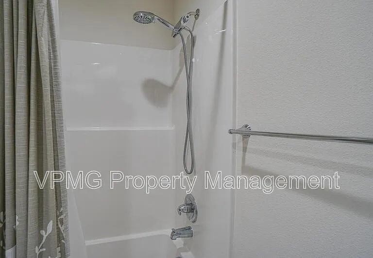 18402 NE 46th Pl — Photo 21
