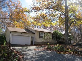 114 Cranberry Ridge Dr, Milford, PA 18337