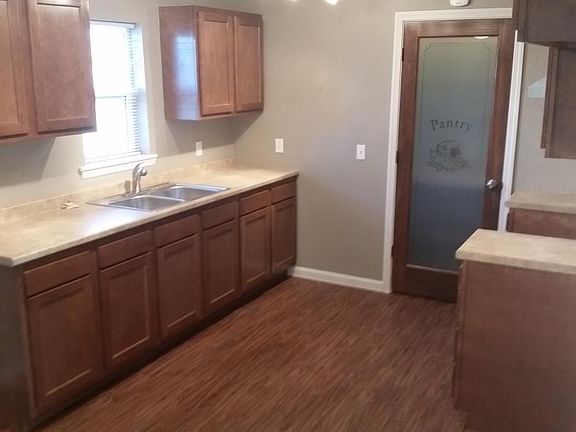 2nd image of 120 Wheatheart Dr