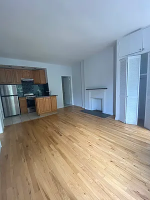 Rented by Waverly Realty Associates | media 2