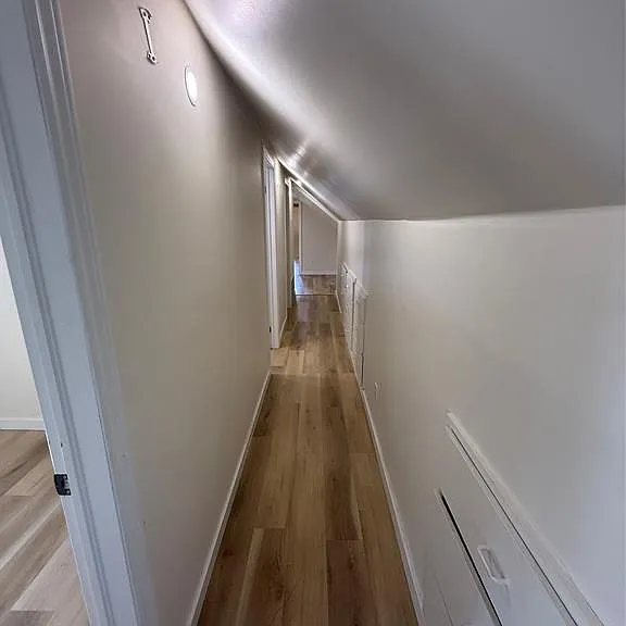 699 Charlotte St #UPPER — Photo 4