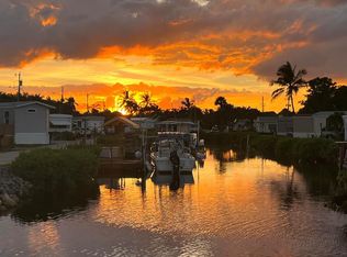 33 Easy St, Hypoluxo, FL 33462