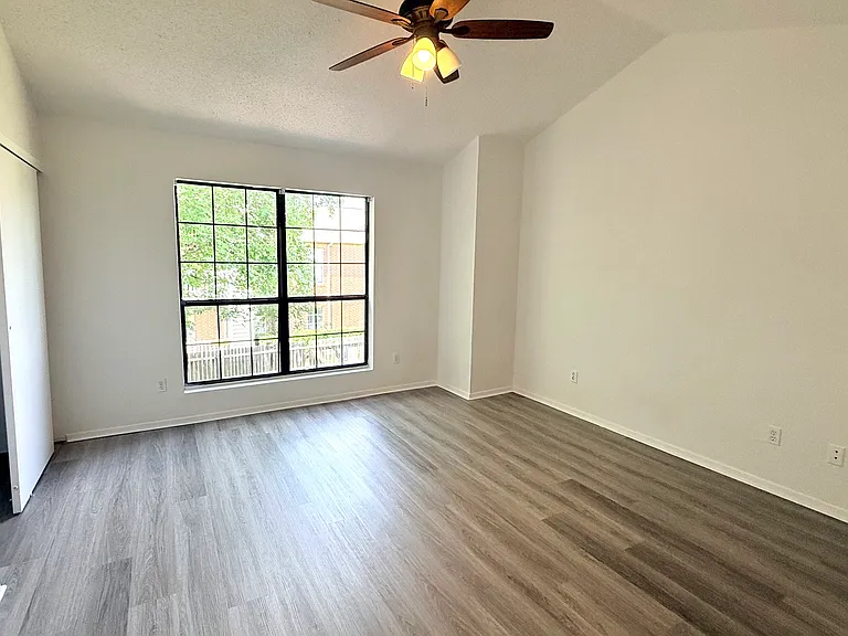 228 Samuel Blvd #S-6 — Photo 12