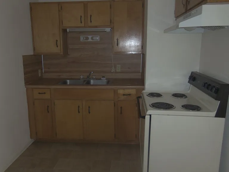 522 Wolf St — Photo 4