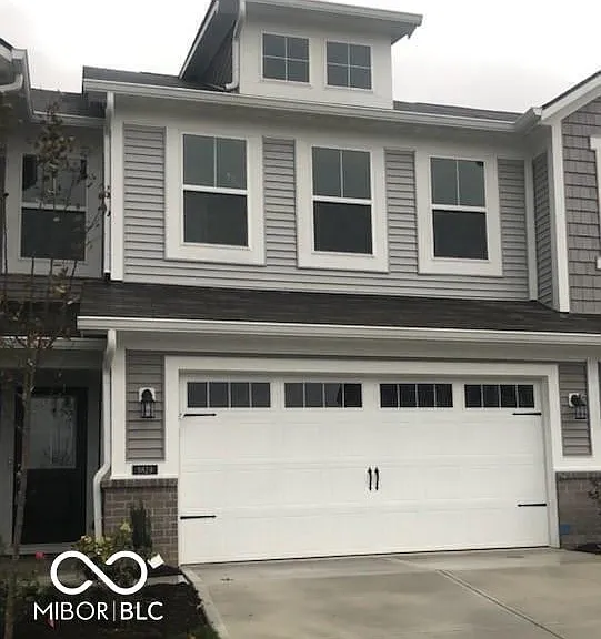 9829 Kenwood St — Photo 1