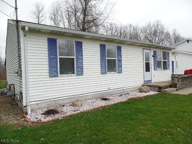 1st image of 436 Earl Dr NW