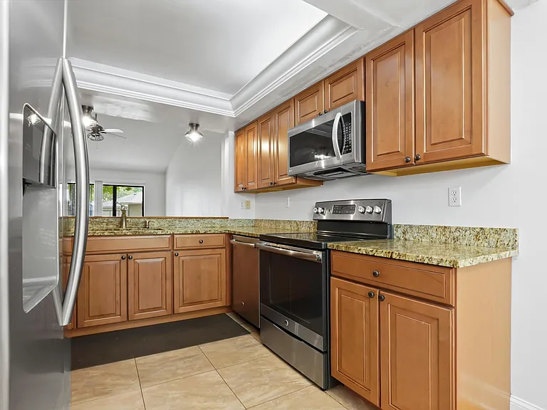 6215 SE Georgetown Pl — Photo 6