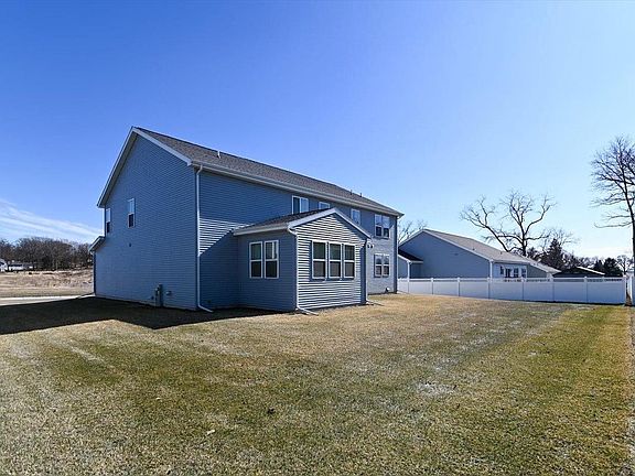 3rd image of 517 Buss Road