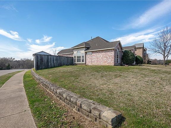 2nd image of 1337 Rivercrest Dr