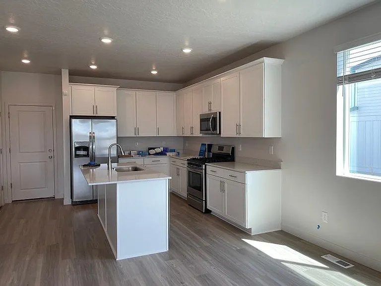 1129 W Early Light Way — Photo 10