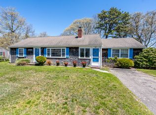 8 Folger Ln, West Dennis, MA 02670
