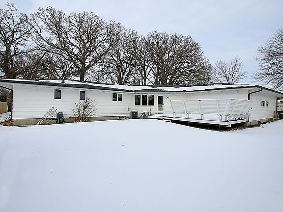 3rd image of 1020 Roberts Rd SW