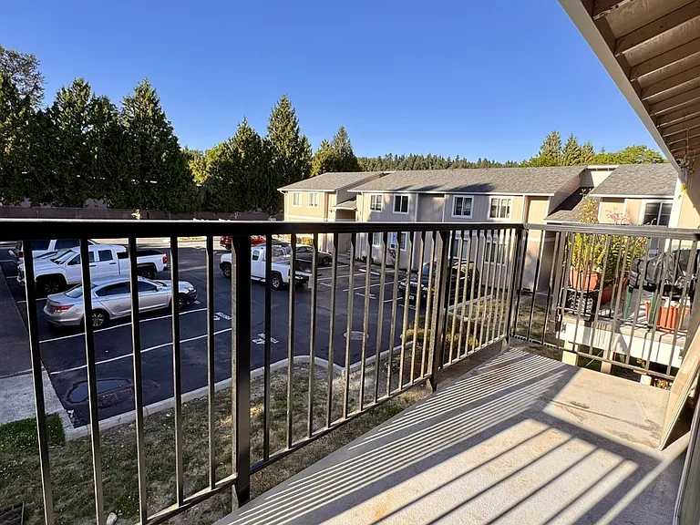 1633 Maple Ln #H4 — Photo 12