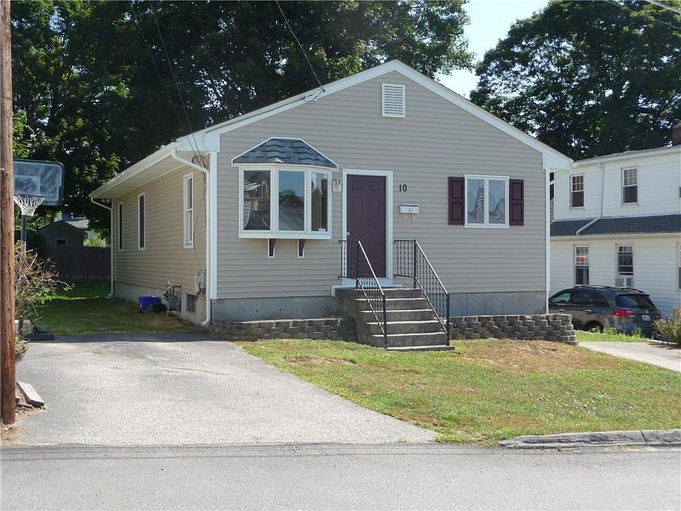 1st image of 10 Evergreen Dr