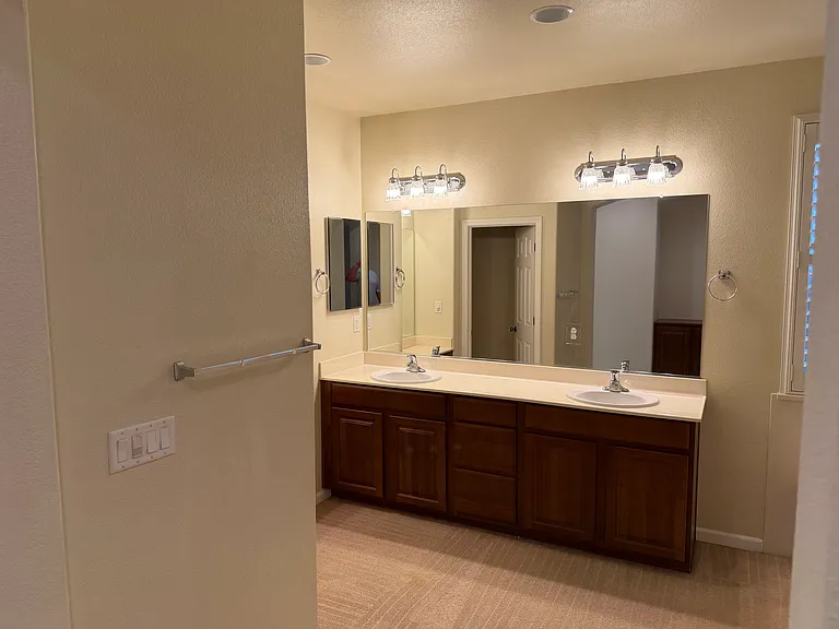 1427 Wyndham Ln — Photo 22