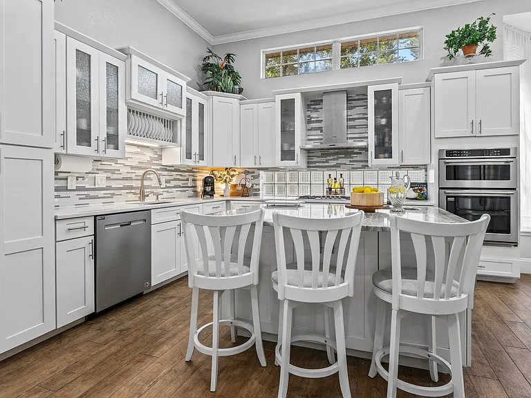 7105 Victoria Cir — Photo 10