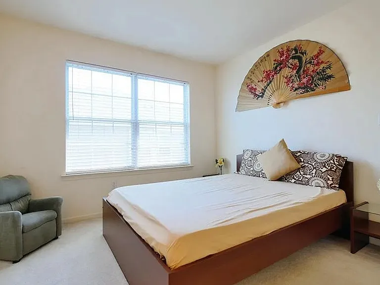 4333 Creek Rd — Photo 4