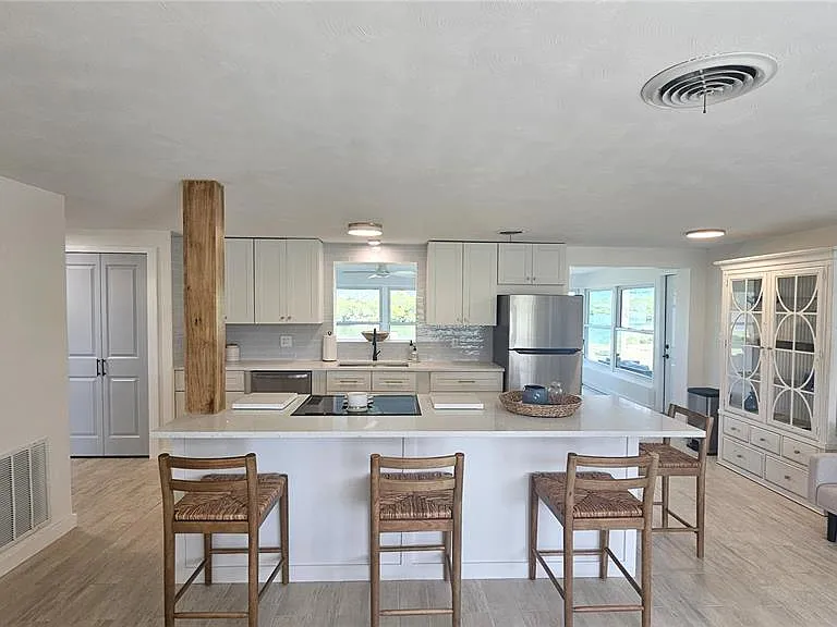 1210 S Maryknoll Rd — Photo 12