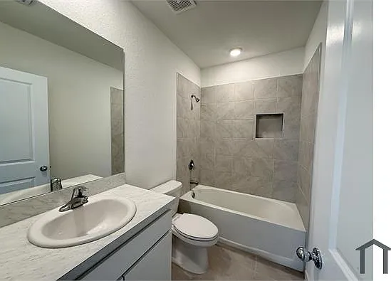 235 NE 3rd Ct — Photo 9