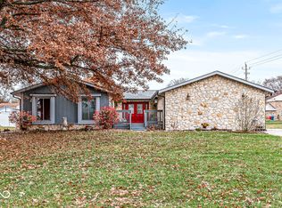 807 Oak Ct, Greenfield, IN 46140