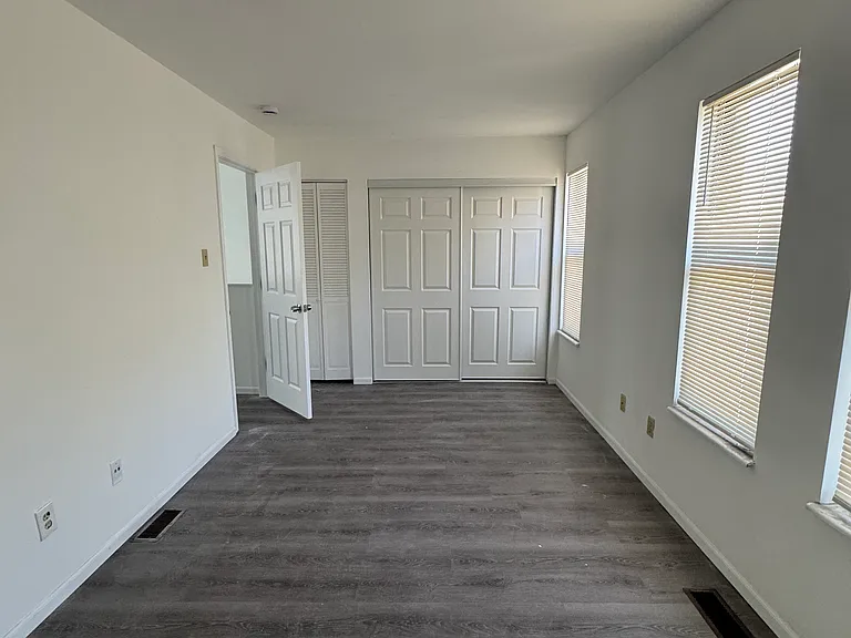 4025 Pleasant St — Photo 5