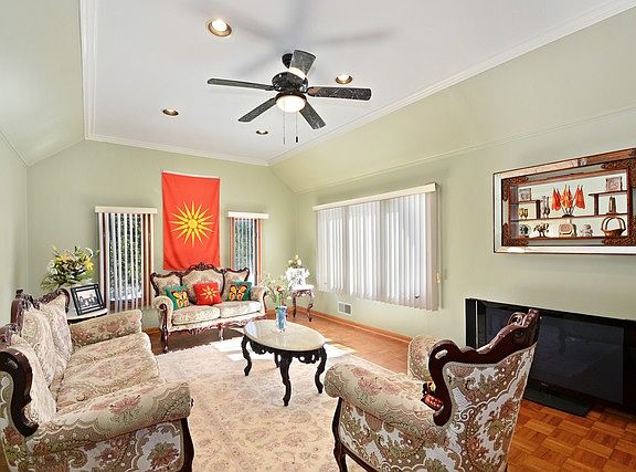 4th image of 315 Central Park Ave