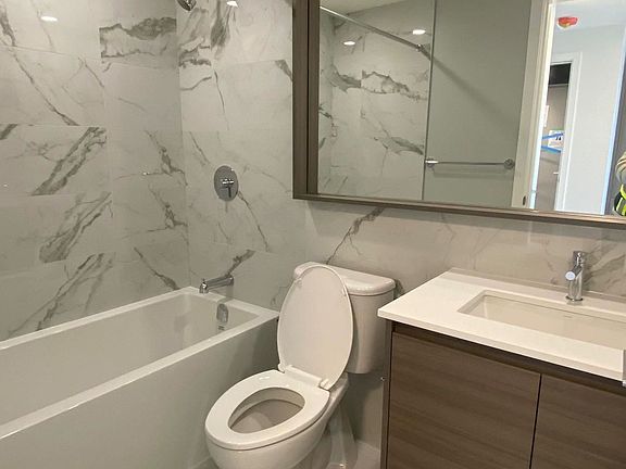2nd image of 10626 City Pkwy #1213