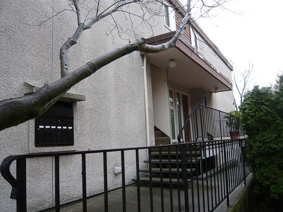 1st image of 315 13th Ave E