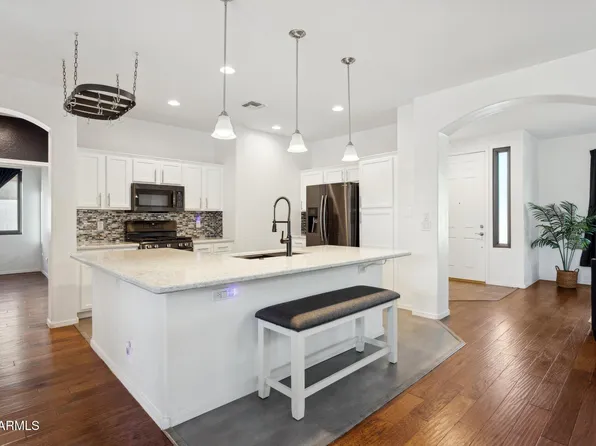 29711 N LITTLE LEAF Drive, San Tan Valley, AZ 85143