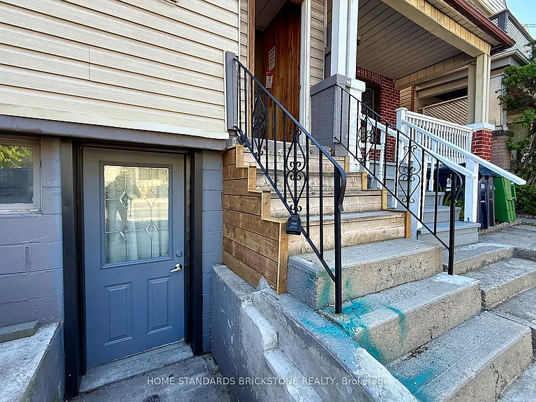 792 Pape Ave #LOWER — Photo 2