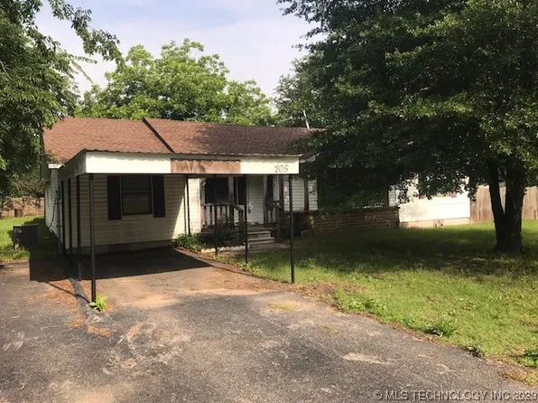 205 S Dwight St, Coalgate, OK 74538