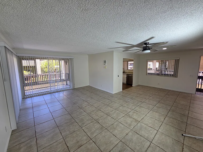 2530 Clairemont Dr #107 — Photo 8