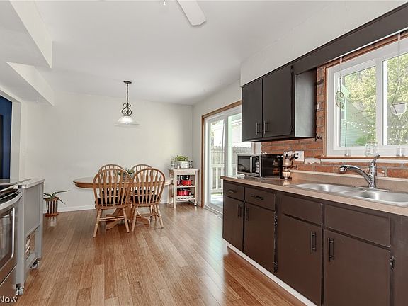 4th image of 344 Karen Dr