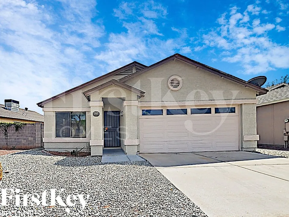 3167 W Foothill Dr