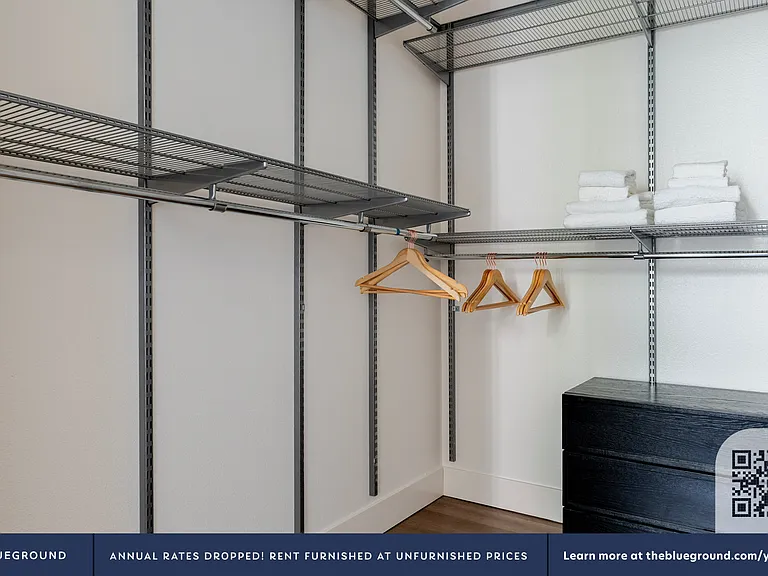 Walk-in Closet