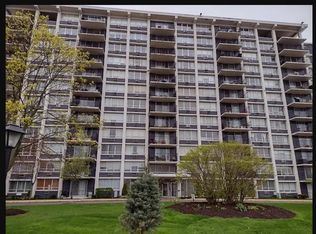 8801 W Golf Rd APT 3D, Niles, IL 60714