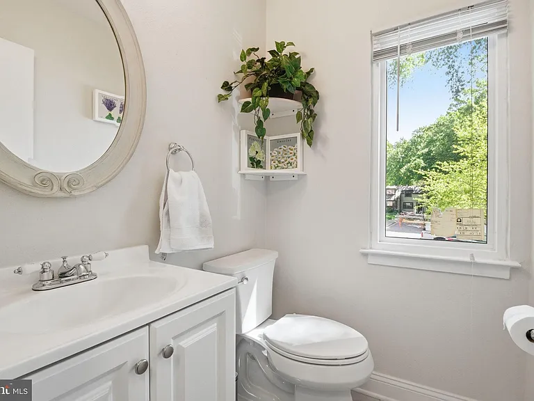 1509 Farsta Ct — Photo 21