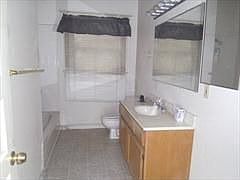 2nd image of 1913 9th St