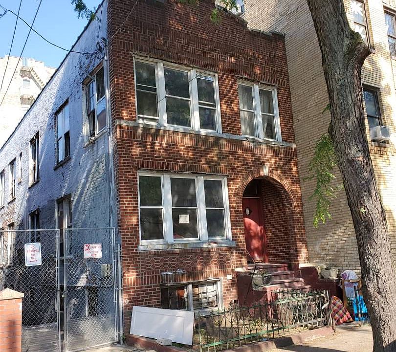 2nd image of 1059 Ward Ave