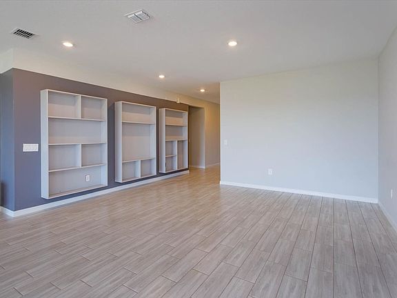 3rd image of 2118 Old Hollow Ln