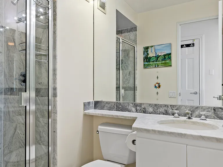 500 W 43rd St #14B — Photo 6