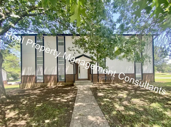 1003 Twin Oaks Ter, 1003 Twin Oaks Ter #42, Harrisonville, MO 64701