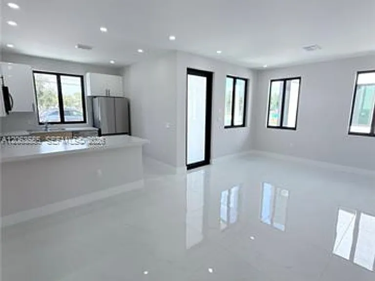 12368 SW 219th St #Townhouse 12368 — Photo 3