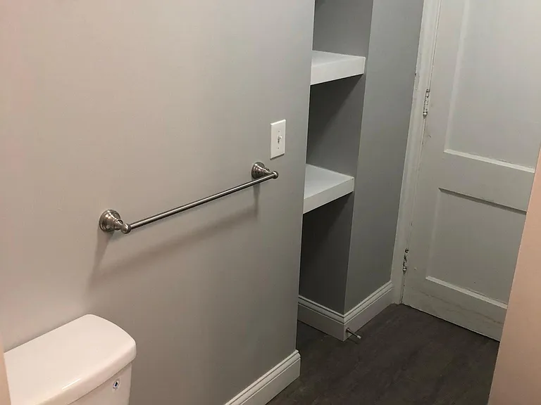 2516 Dupont Ave S #4 — Photo 7