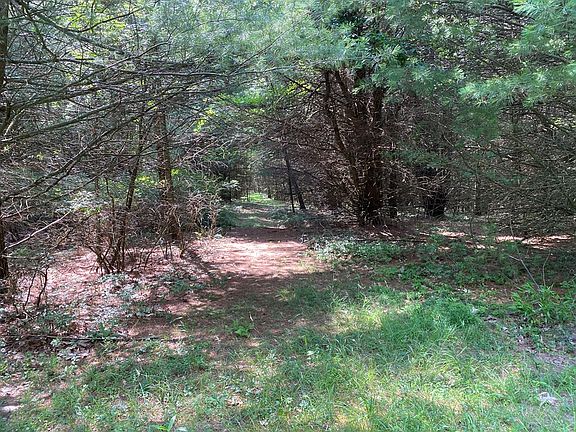 5th image of Off Underwood Dr