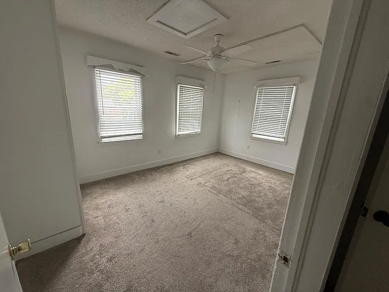 1856 Ion Ave #A — Photo 5